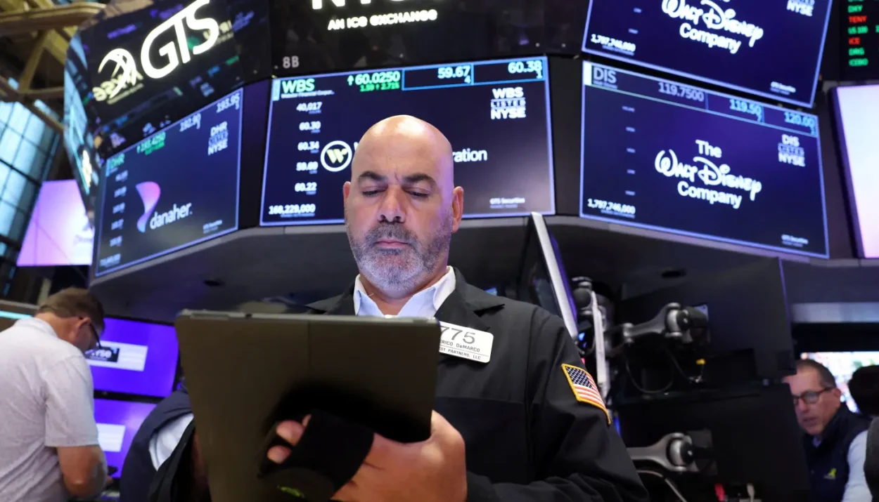 After S&P 6300 Record, Futures Edge Up; Japan Election Jitters and US Housing‑Sentiment Data in Focus